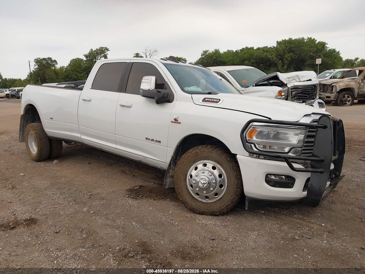 3C63RRJL8RG****** · 2024 RAM 3500 LARAMIE  4X4 8' BOX