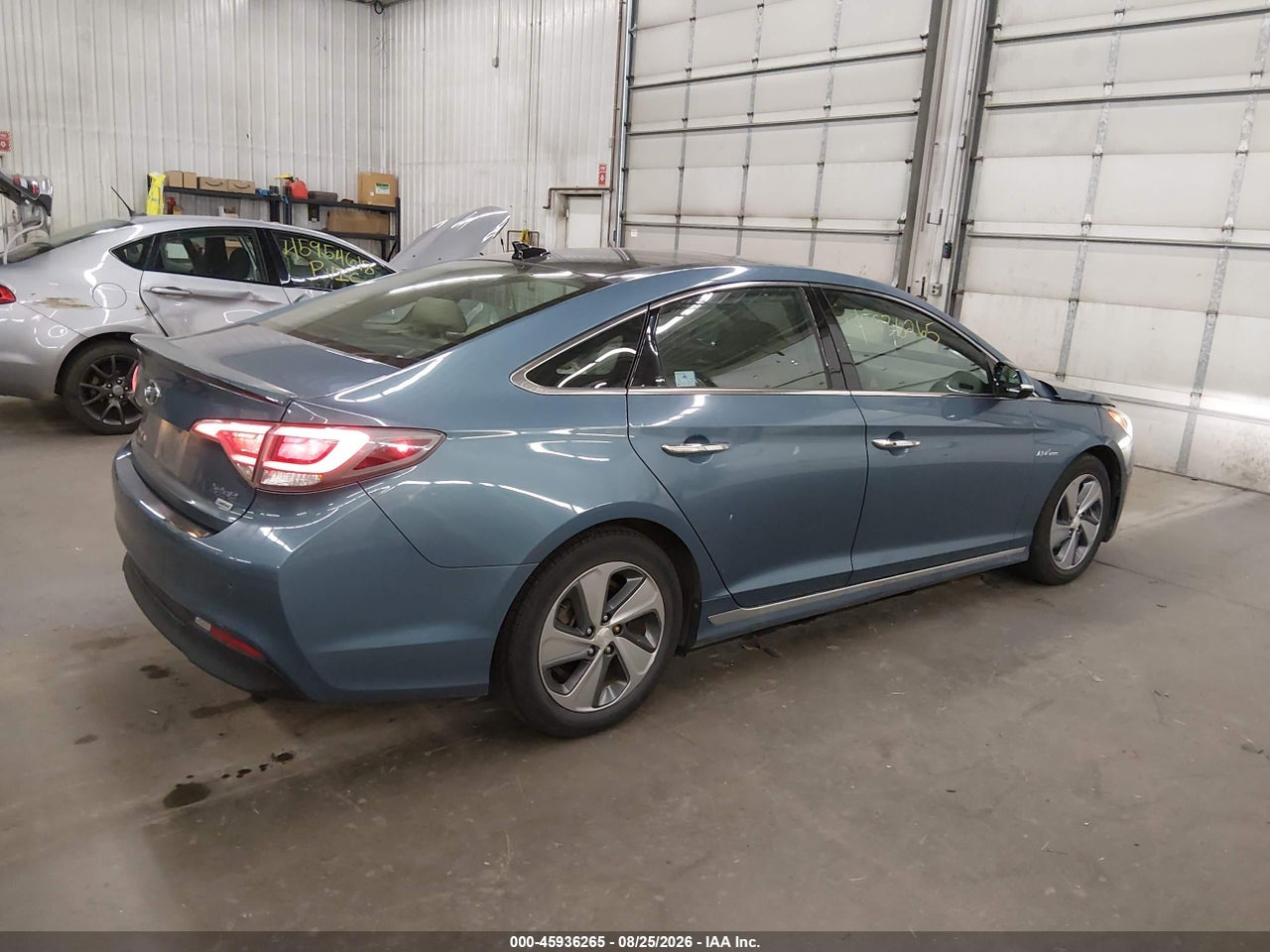 2016 HYUNDAI SONATA HYBRID LIMITED · 4/11