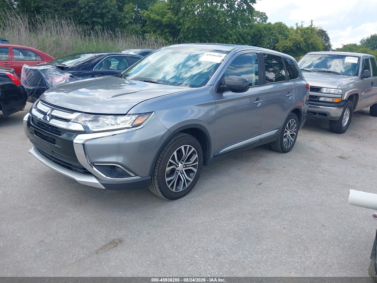 JA4AZ3A35JZ****** · 2018 MITSUBISHI OUTLANDER ES · 2/11