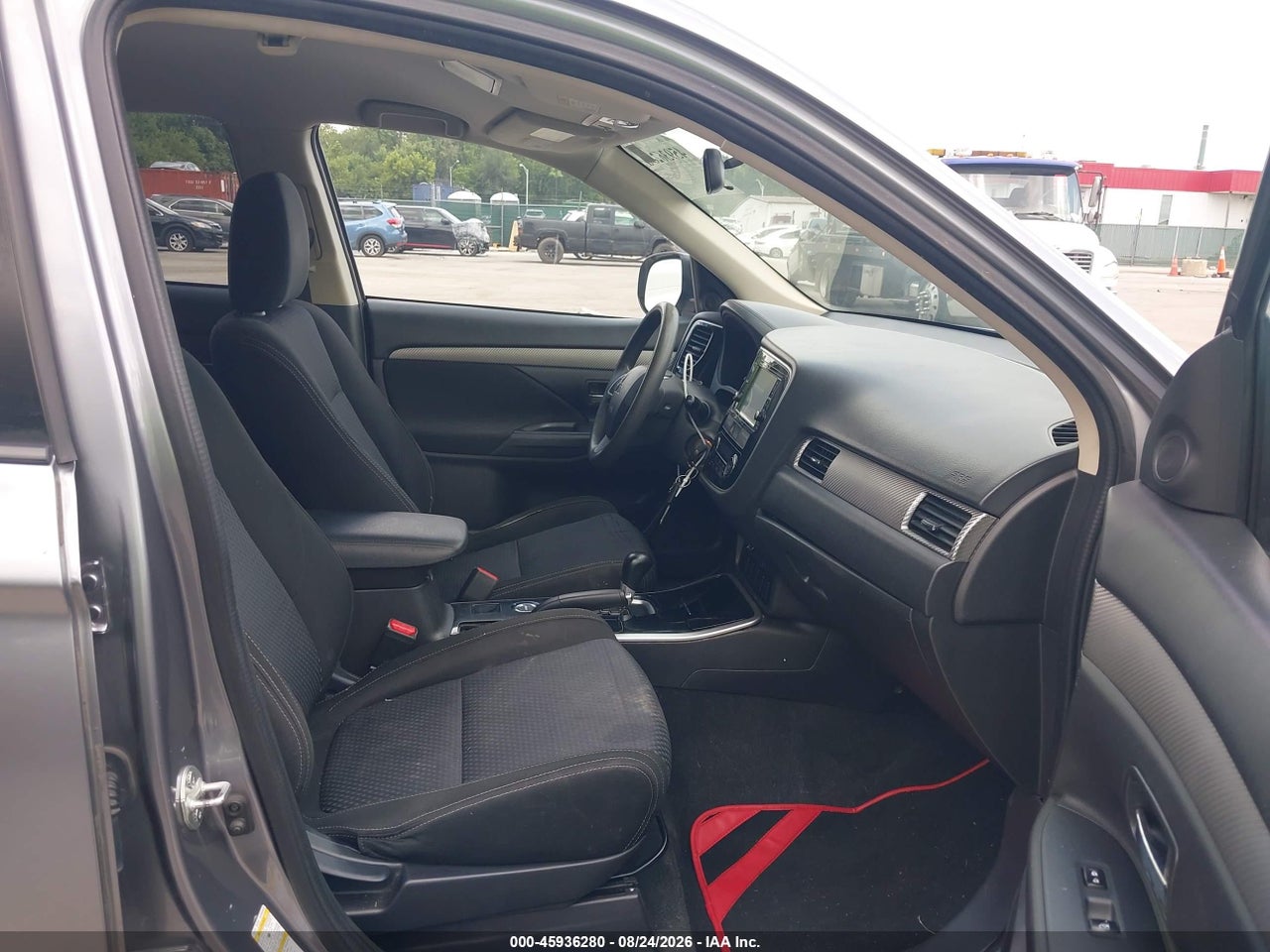 JA4AZ3A35JZ****** · 2018 MITSUBISHI OUTLANDER ES · 5/11