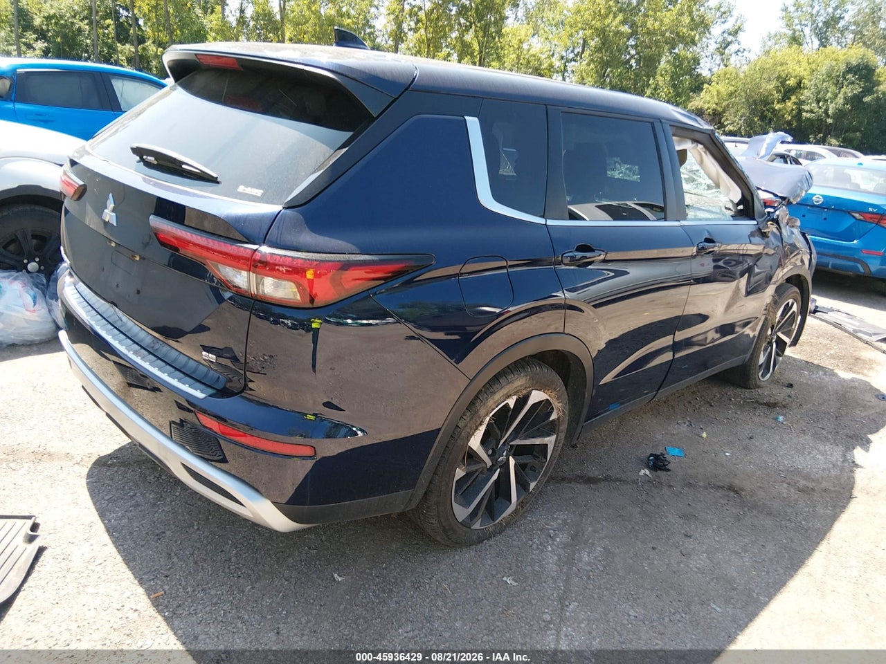 2022 MITSUBISHI OUTLANDER · 4/10