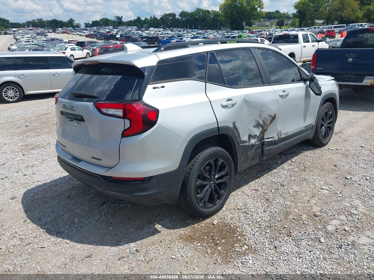 2022 GMC TERRAIN AWD SLE · 4/11