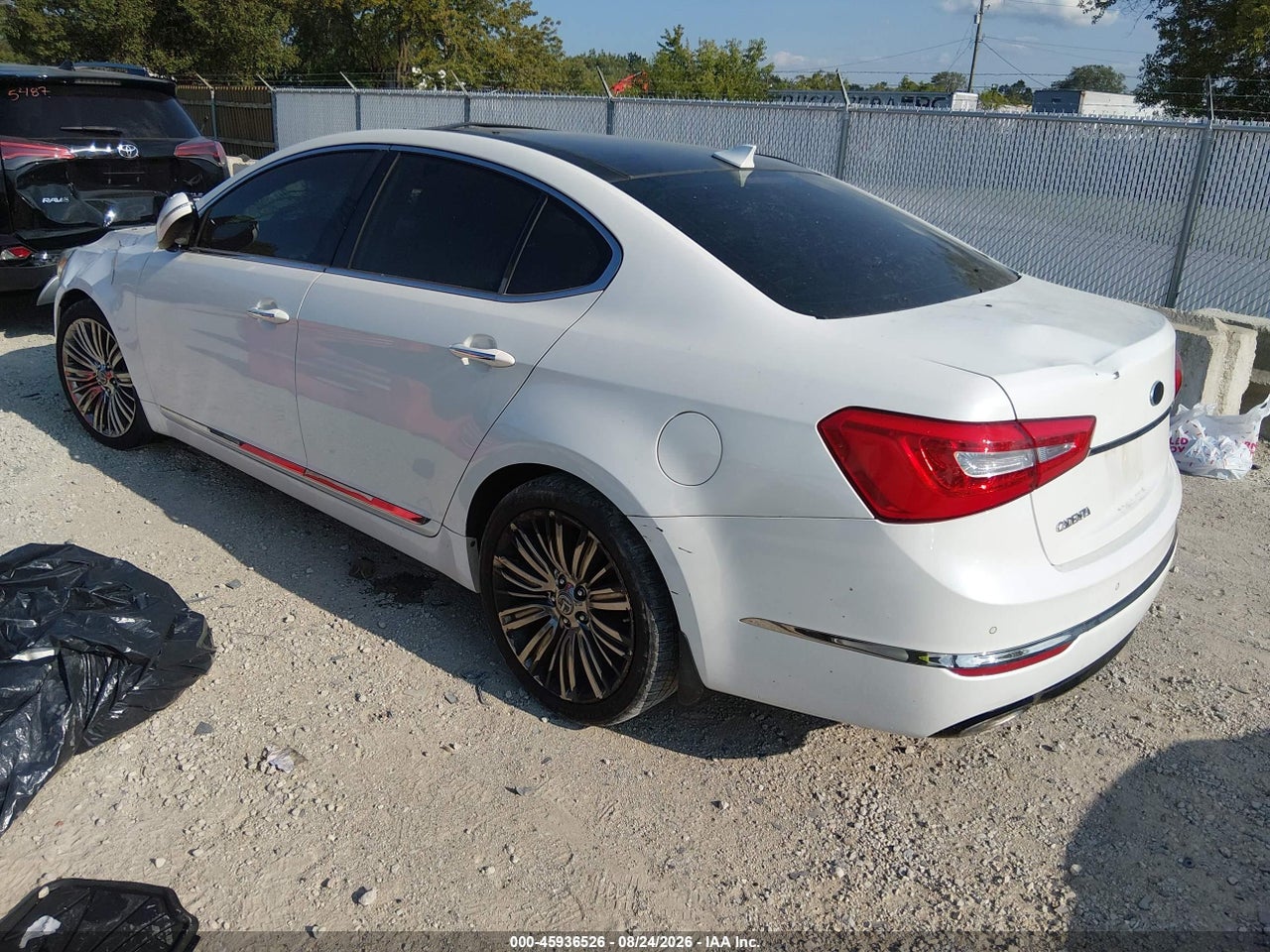 2014 KIA CADENZA LIMITED · 3/11
