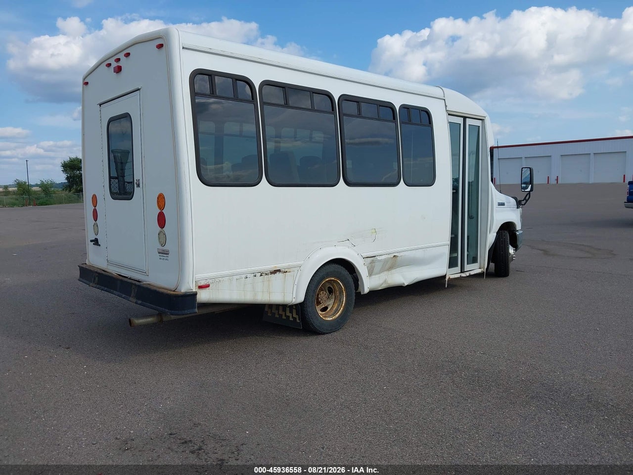 2011 FORD E-350 CUTAWAY   · 4/4