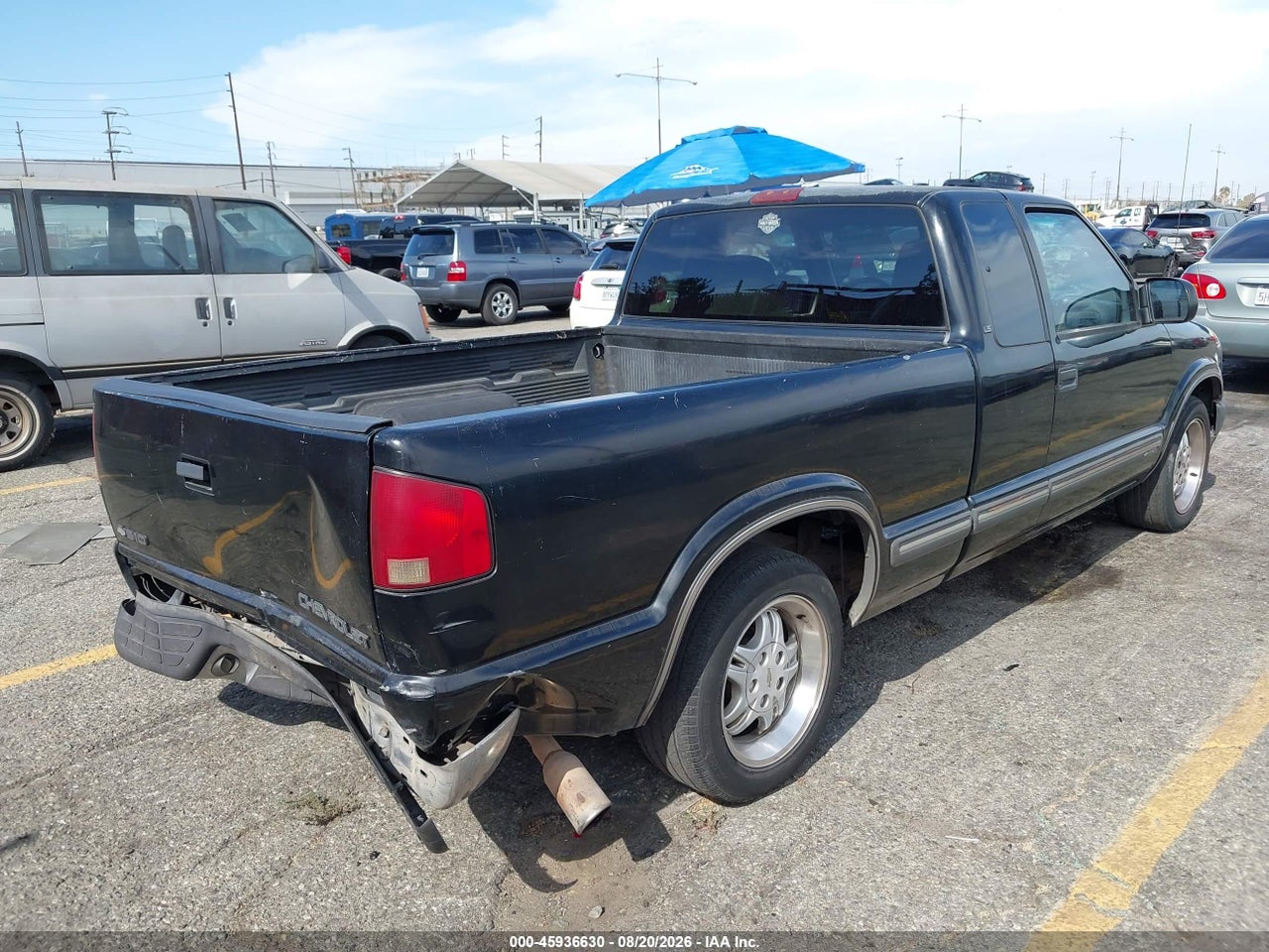 2000 CHEVROLET S-10 LS · 4/11