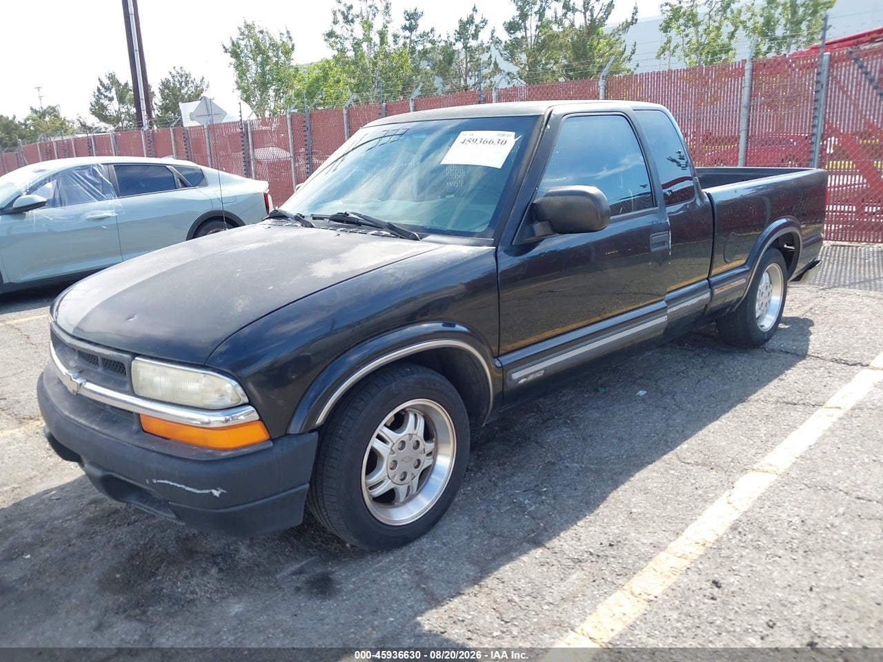 2000 CHEVROLET S-10 LS · 2/11