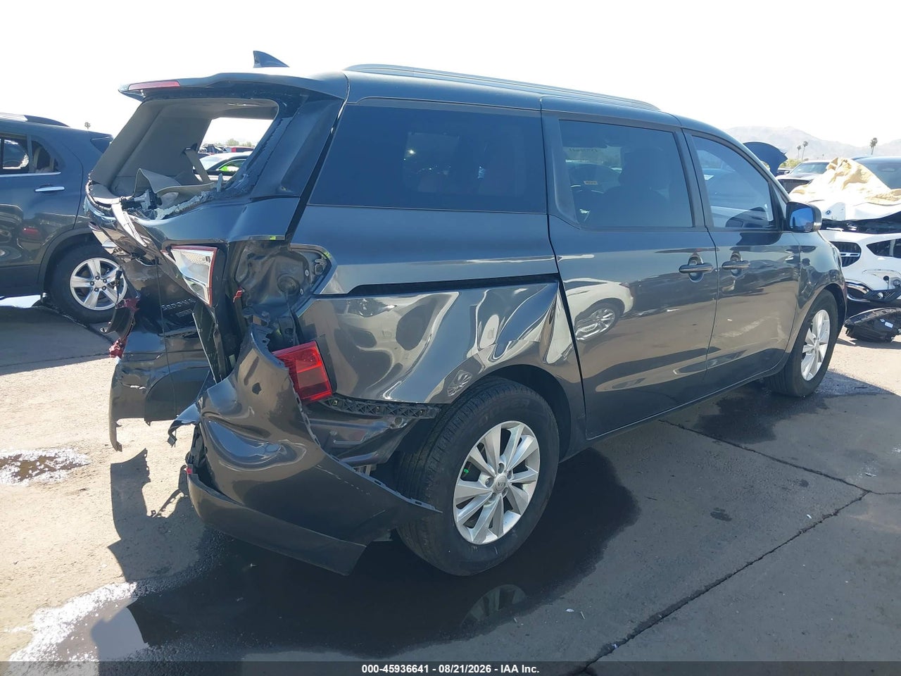 2016 KIA SEDONA LX · 4/11