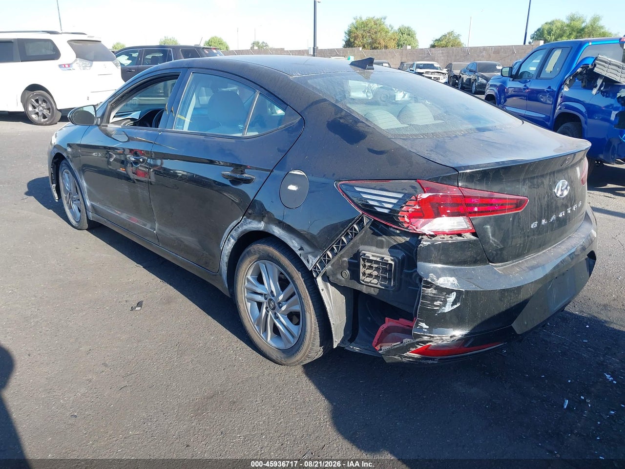 2020 HYUNDAI ELANTRA SEL · 3/11