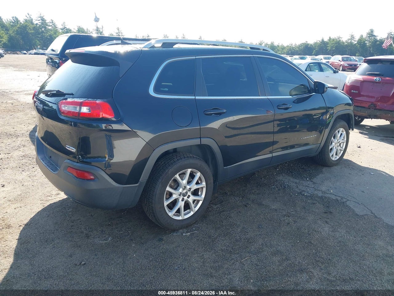 2016 JEEP CHEROKEE LATITUDE · 4/11