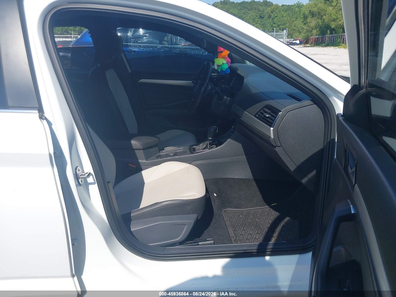 2019 VOLKSWAGEN JETTA S/SE/R-LINE · 5/10