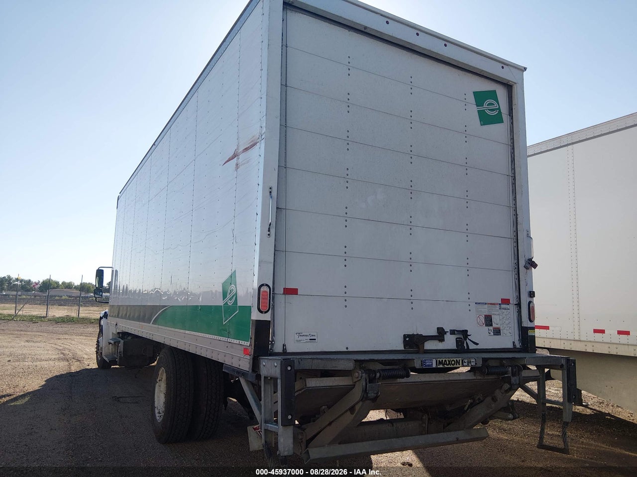 2024 FREIGHTLINER M2 106   · 3/4