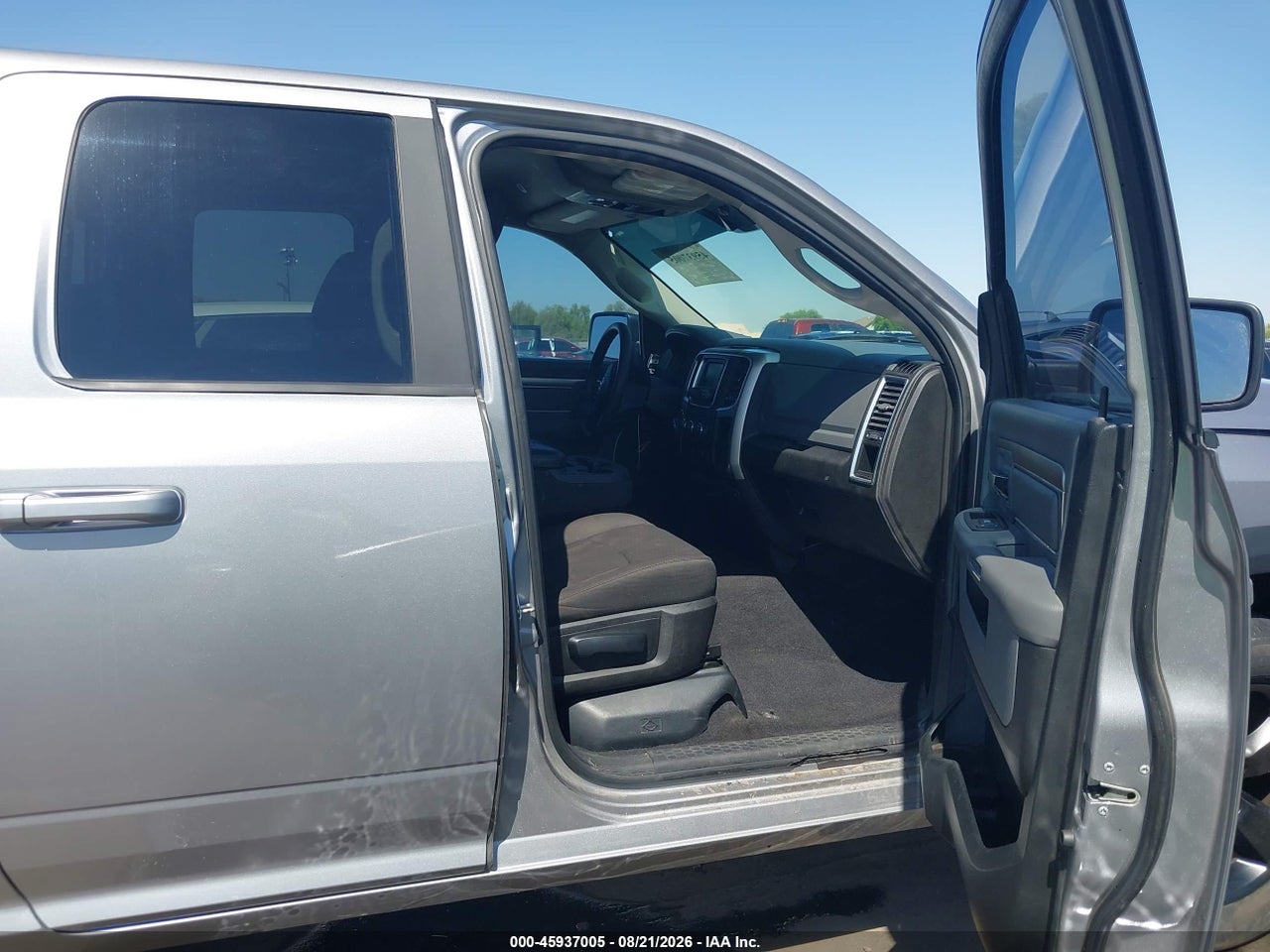 2019 RAM 1500 CLASSIC WARLOCK  4X2 6'4 BOX · 5/11
