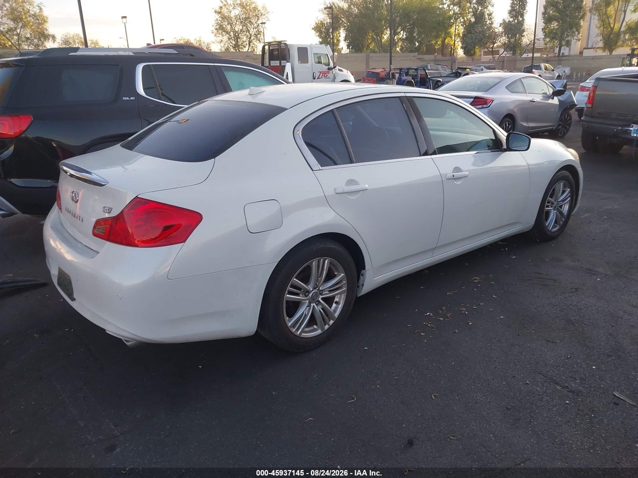 2010 INFINITI G37 JOURNEY · 4/11