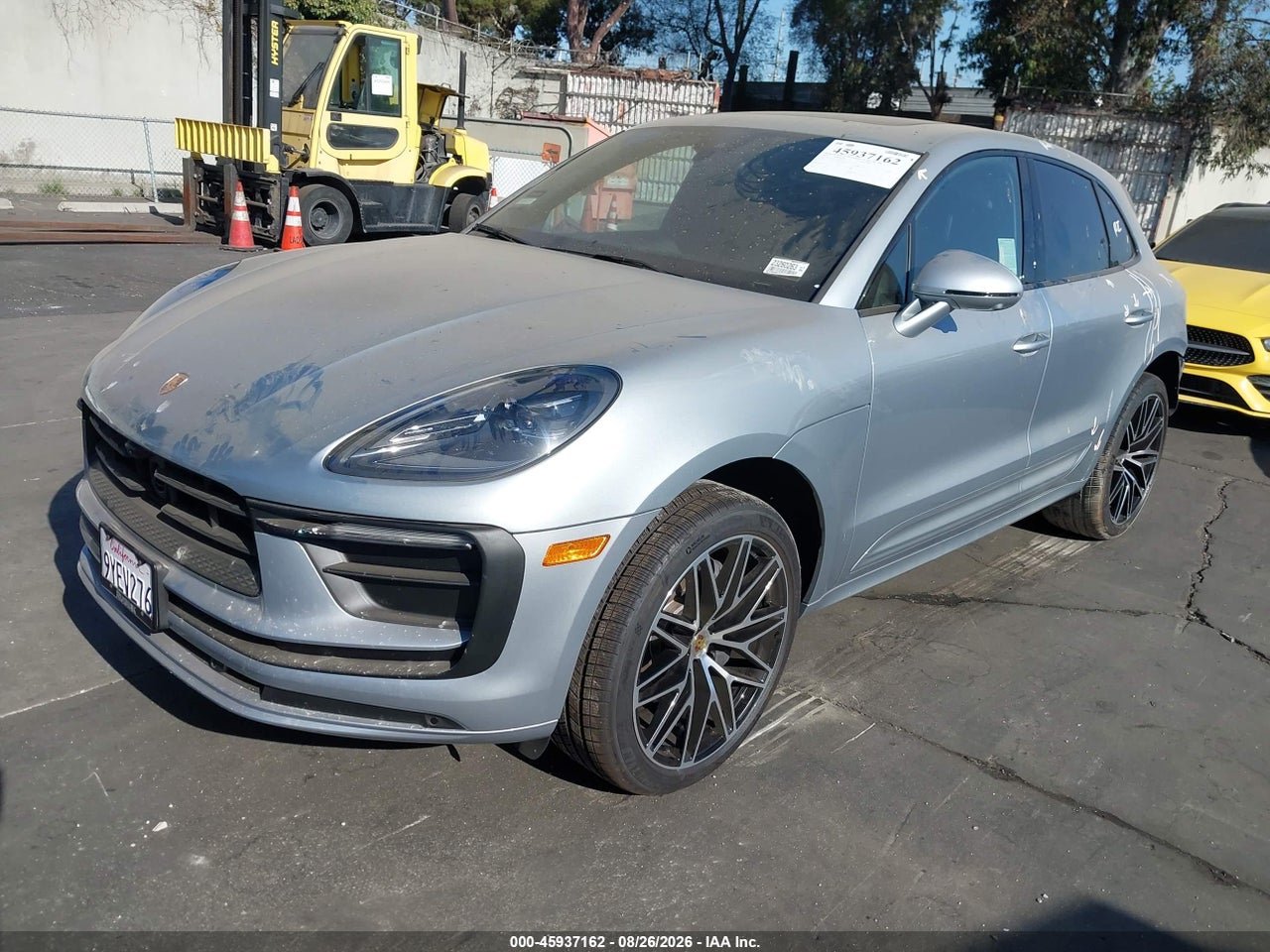 2026 PORSCHE MACAN T · 2/11