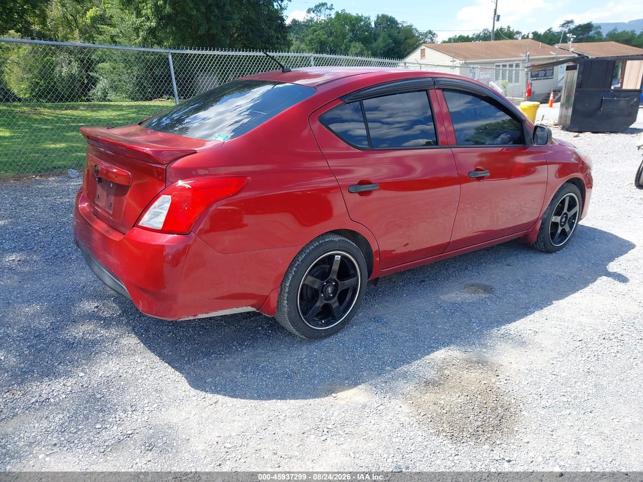 2015 NISSAN VERSA 1.6 S+ · 4/11