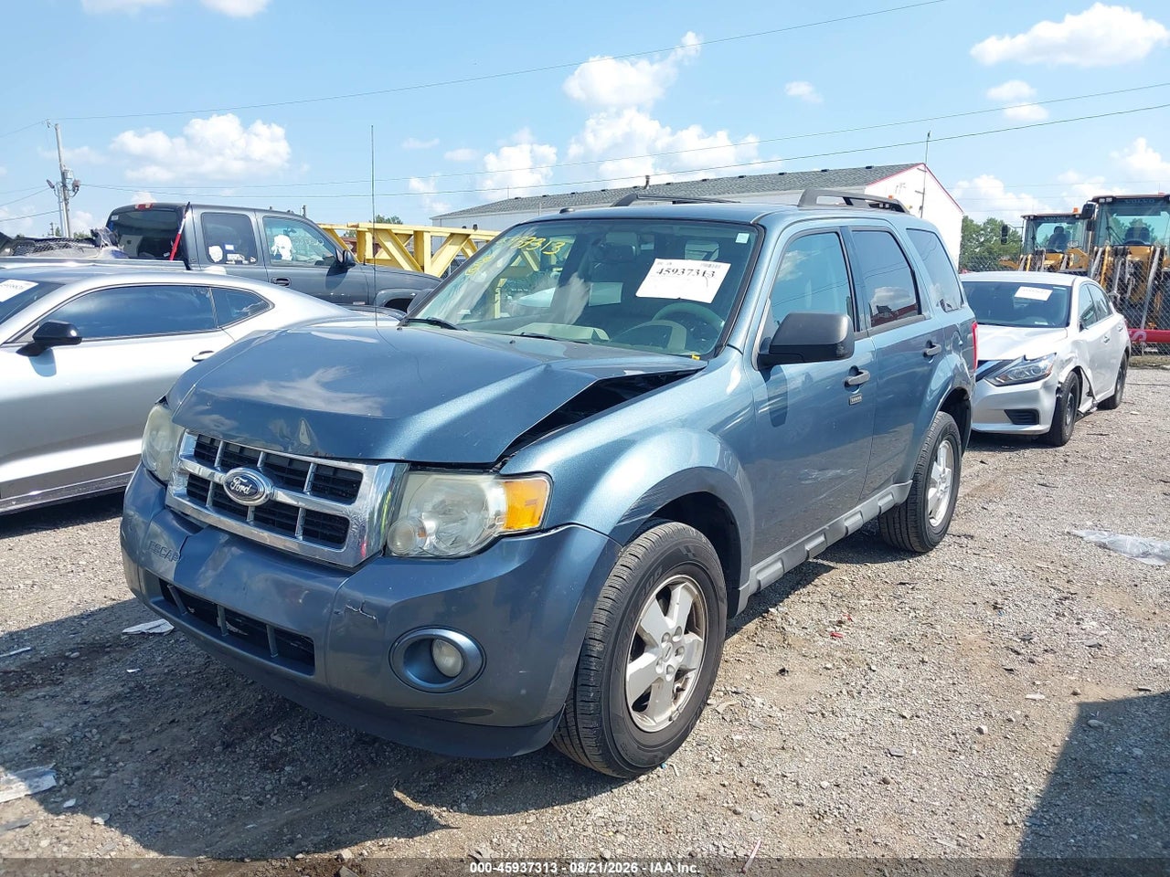 2011 FORD ESCAPE XLT · 2/11