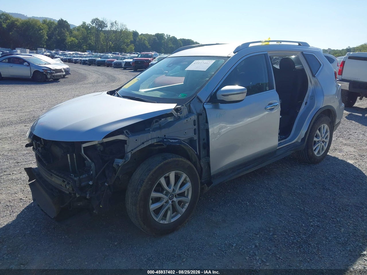 2019 NISSAN ROGUE S · 2/11