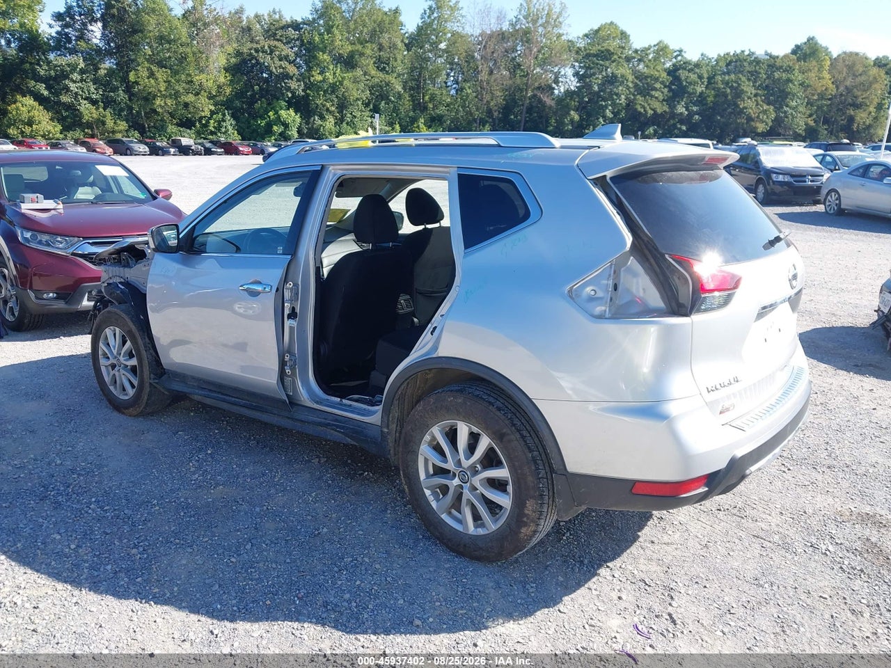 2019 NISSAN ROGUE S · 3/11
