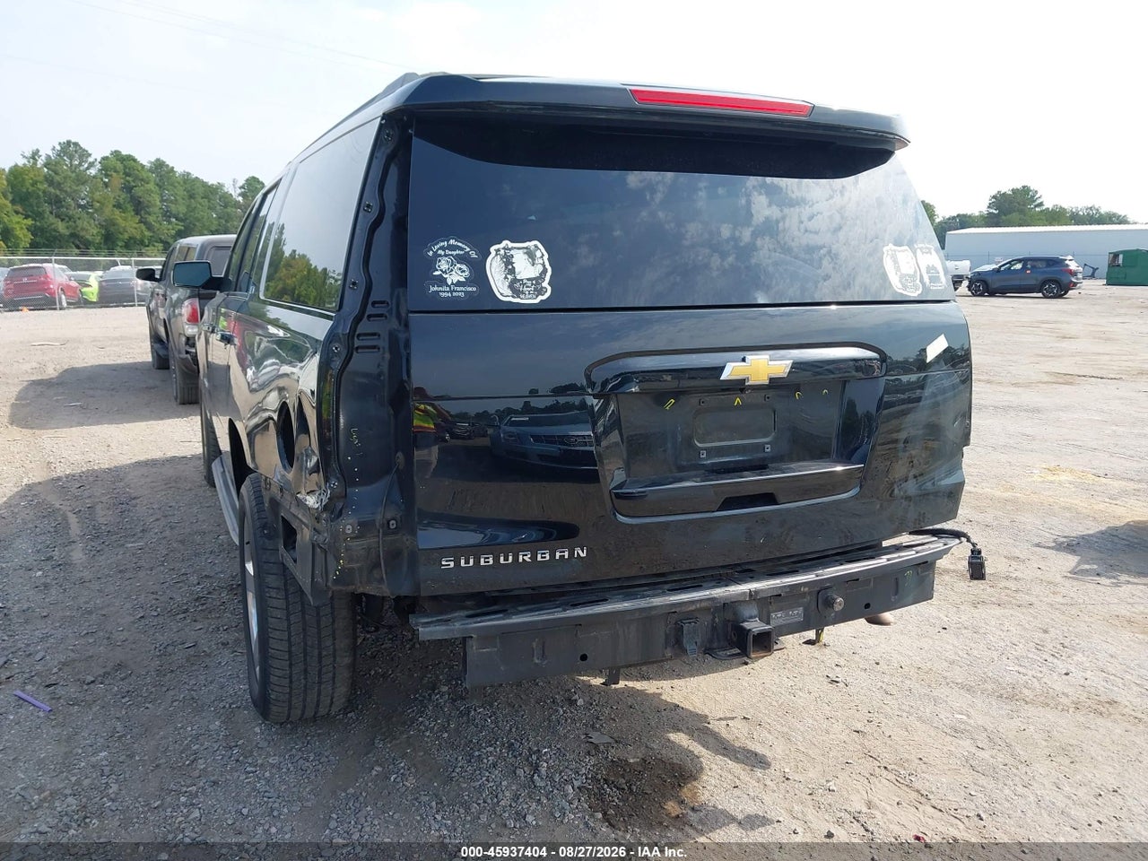 2017 CHEVROLET SUBURBAN LT · 6/11