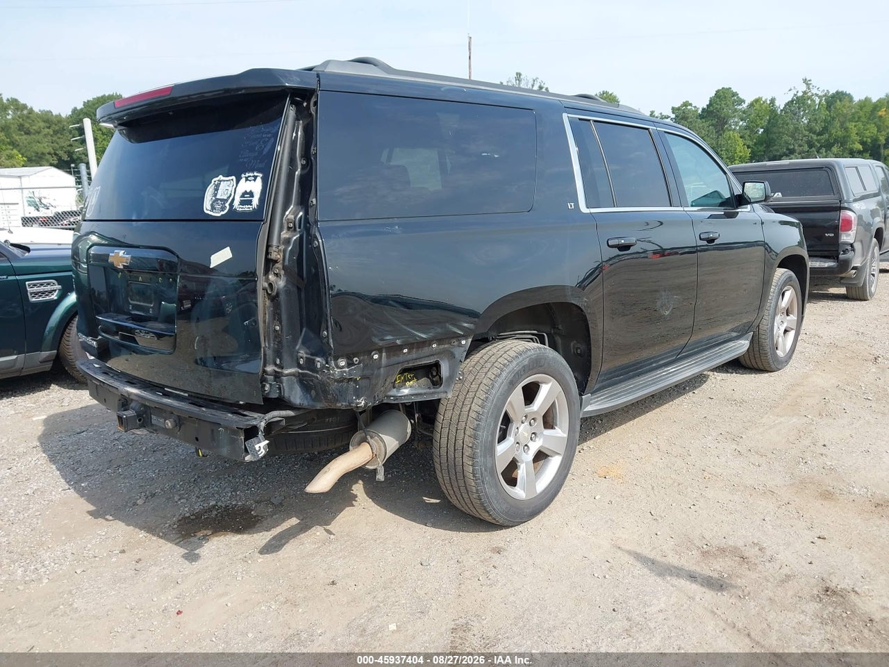 2017 CHEVROLET SUBURBAN LT · 4/11