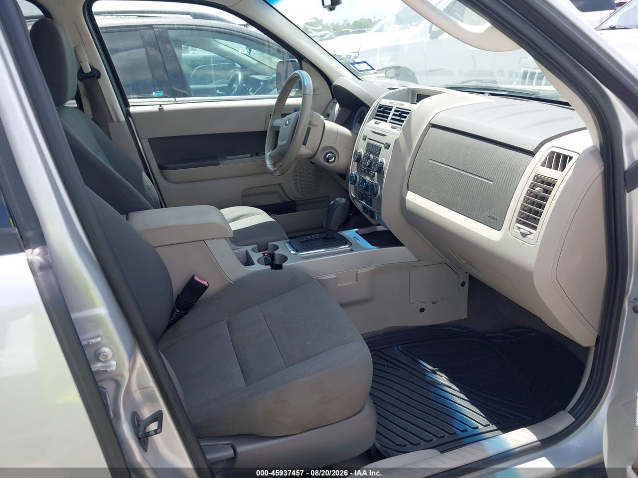 2009 FORD ESCAPE XLT · 5/11
