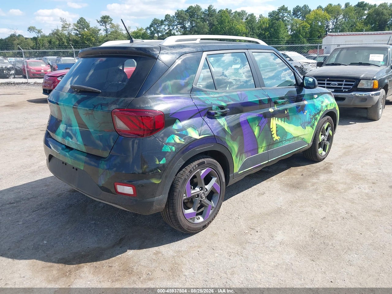2024 HYUNDAI VENUE LIMITED · 4/11