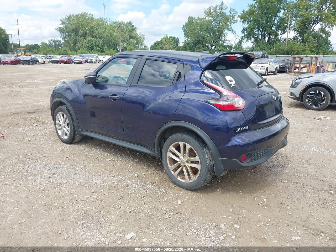 2015 NISSAN JUKE SV · 3/11