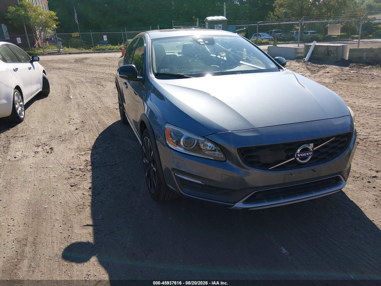 YV4612UM6G2****** · 2016 VOLVO S60 CROSS COUNTRY T5 PLATINUM
