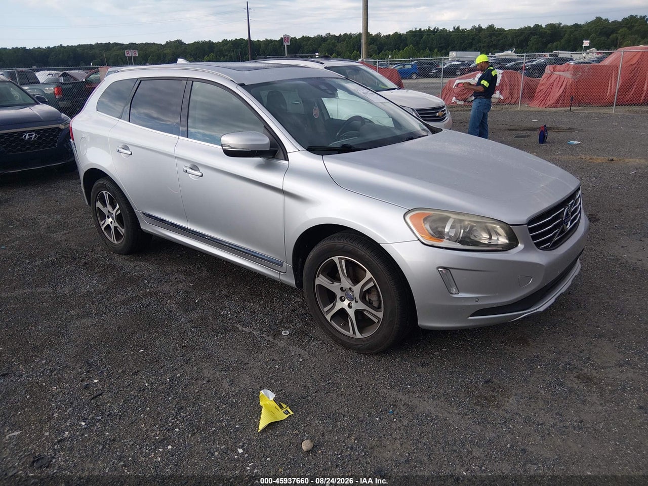 YV4902RK6F2****** · 2015 VOLVO XC60 T6