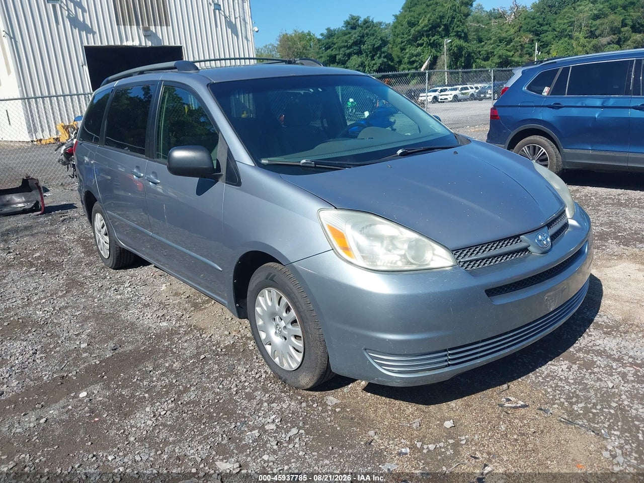 2004 TOYOTA SIENNA LE