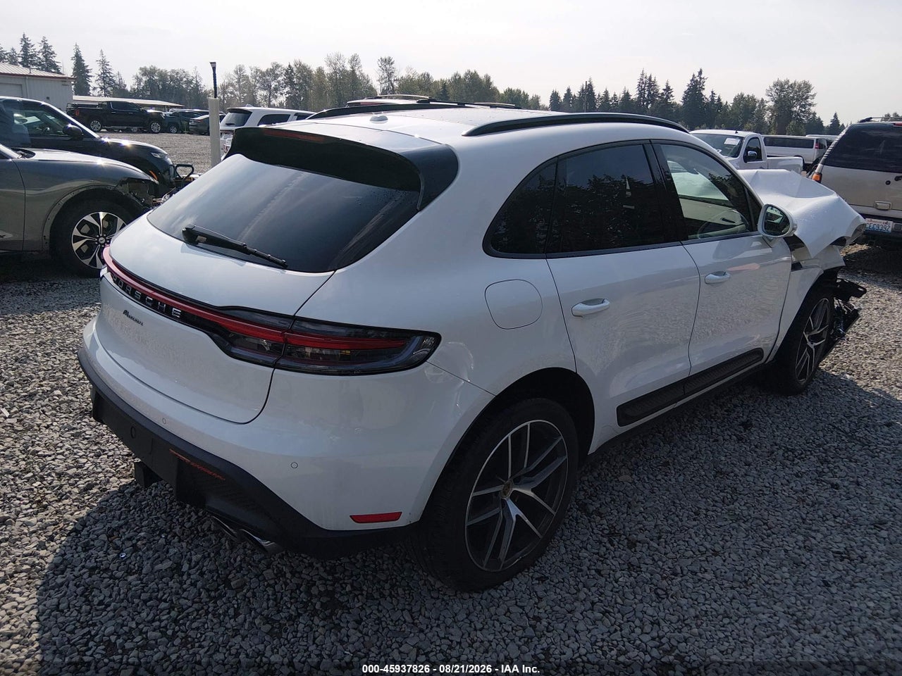 2025 PORSCHE MACAN T · 4/11