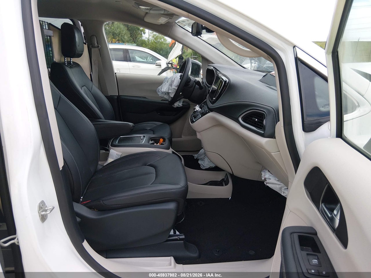 2024 CHRYSLER PACIFICA HYBRID SELECT · 5/11
