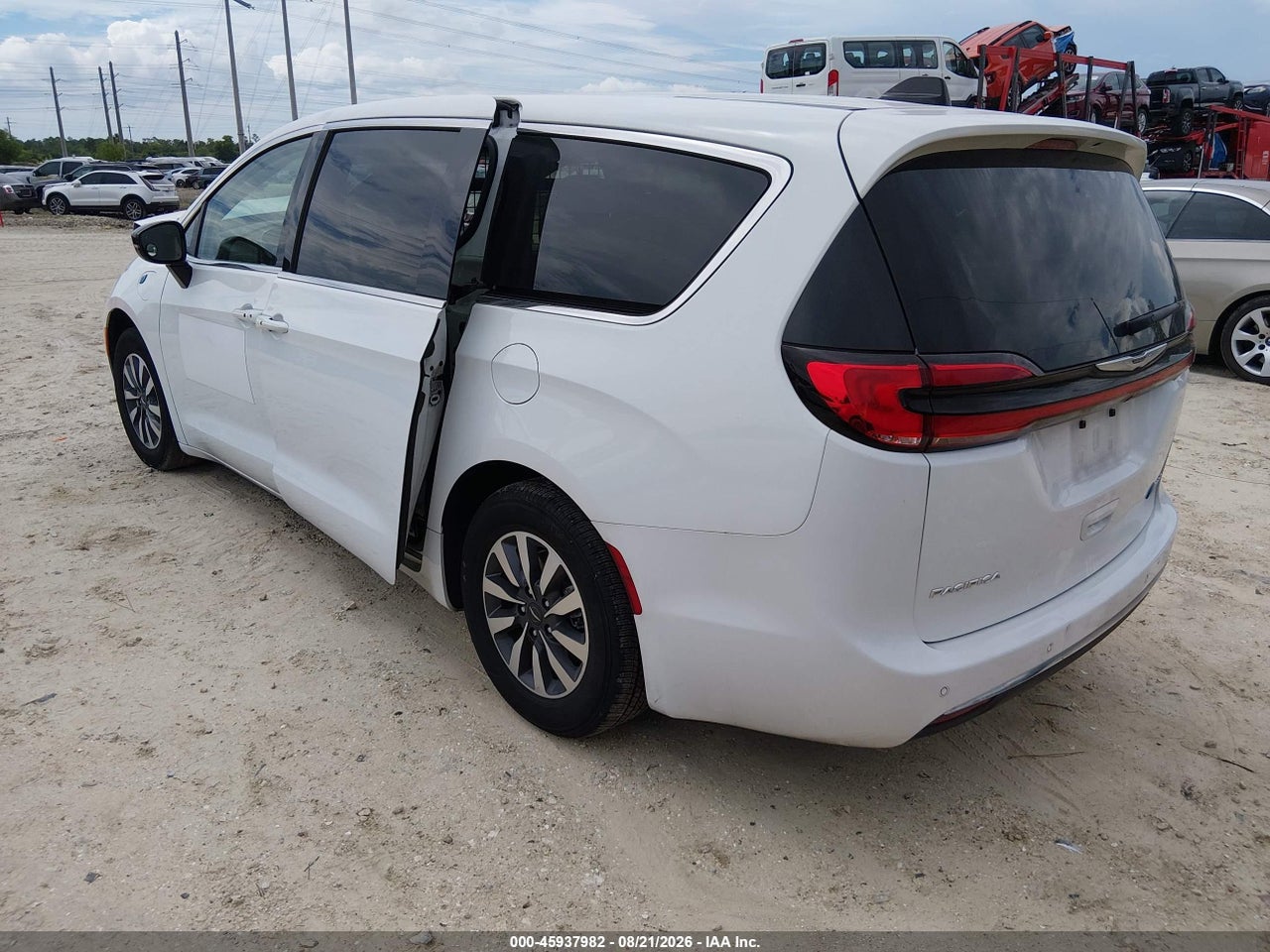 2024 CHRYSLER PACIFICA HYBRID SELECT · 3/11