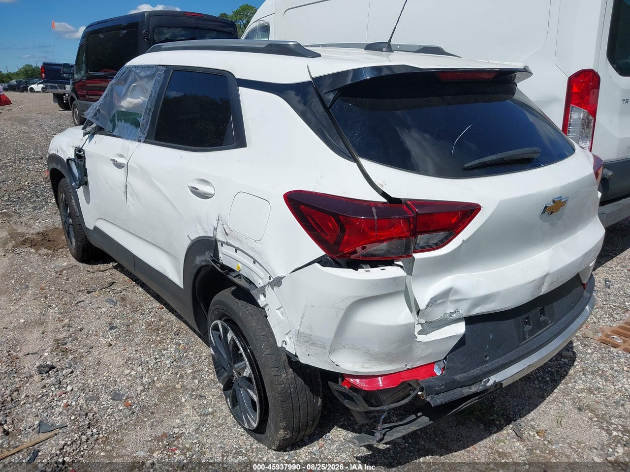 2023 CHEVROLET TRAILBLAZER AWD LT · 3/5