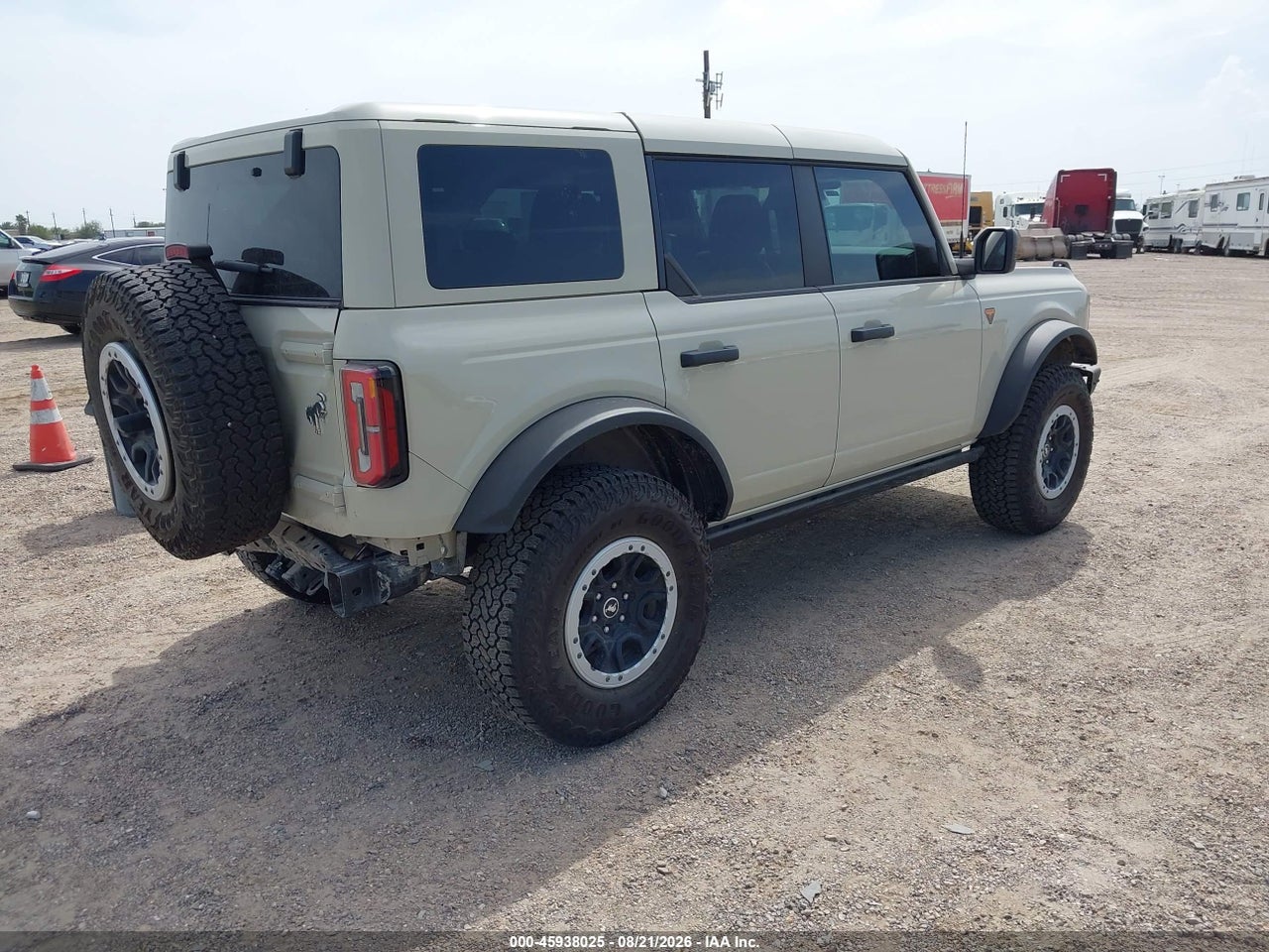 2025 FORD BRONCO BADLANDS · 4/11