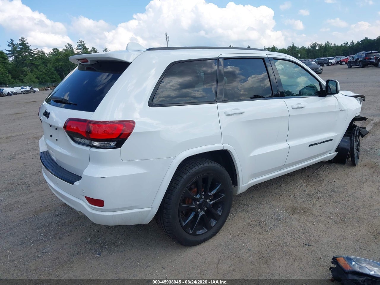 2017 JEEP GRAND CHEROKEE ALTITUDE · 4/11