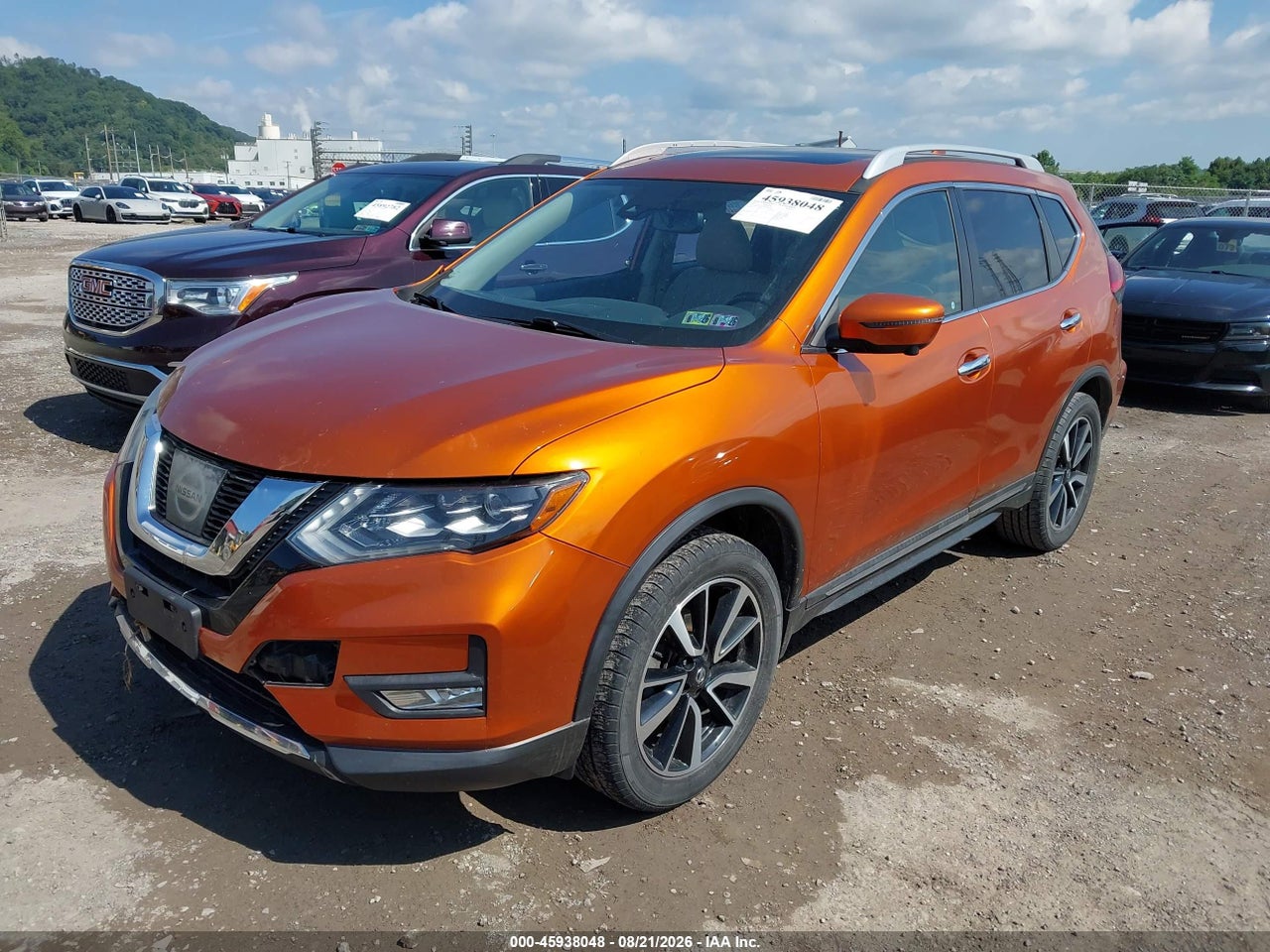 2017 NISSAN ROGUE SL · 2/11
