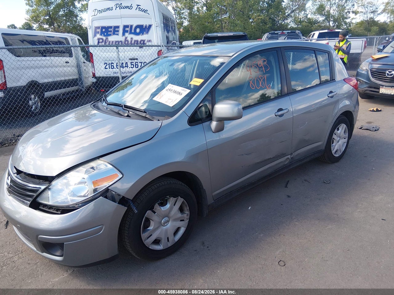 2011 NISSAN VERSA 1.8S · 6/11
