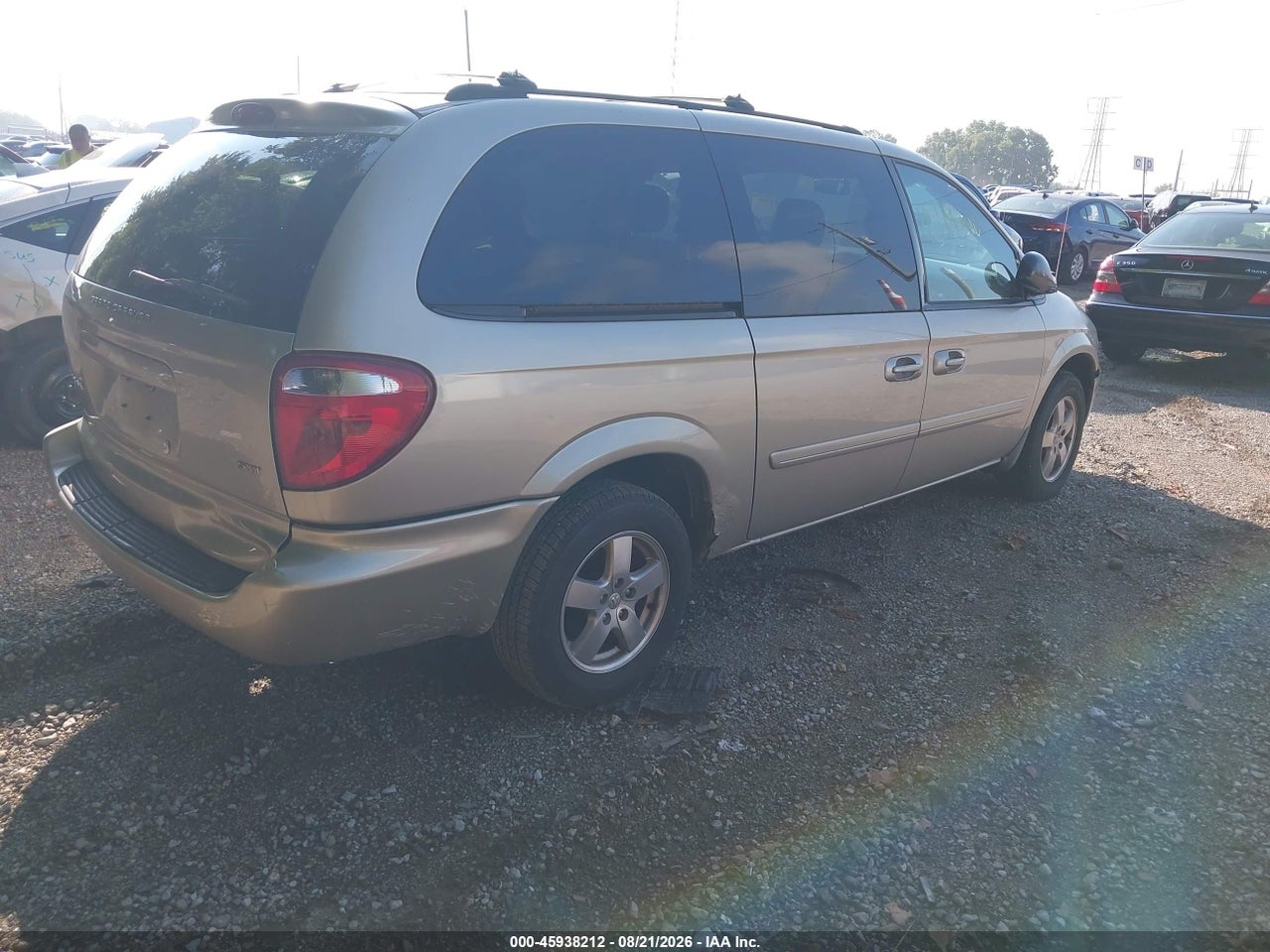 2005 DODGE GRAND CARAVAN SXT · 4/11