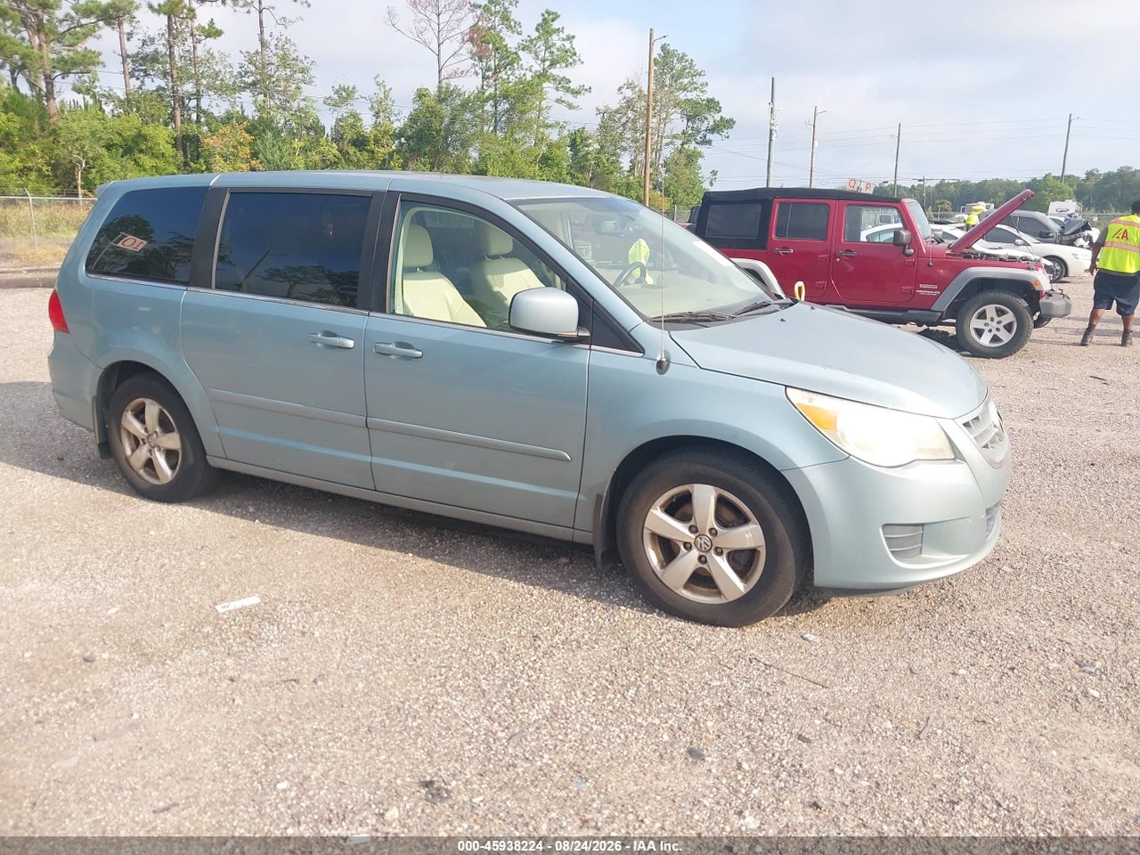 2010 VOLKSWAGEN ROUTAN SE