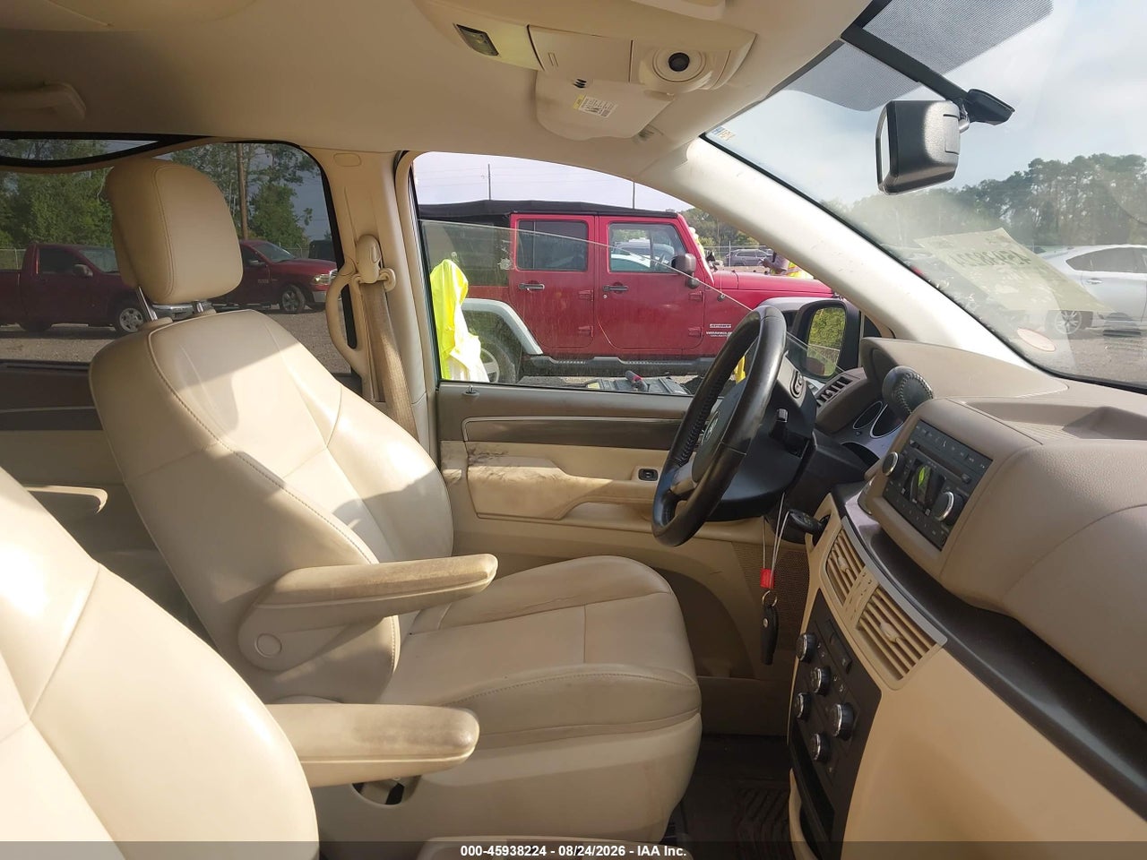 2010 VOLKSWAGEN ROUTAN SE · 5/11