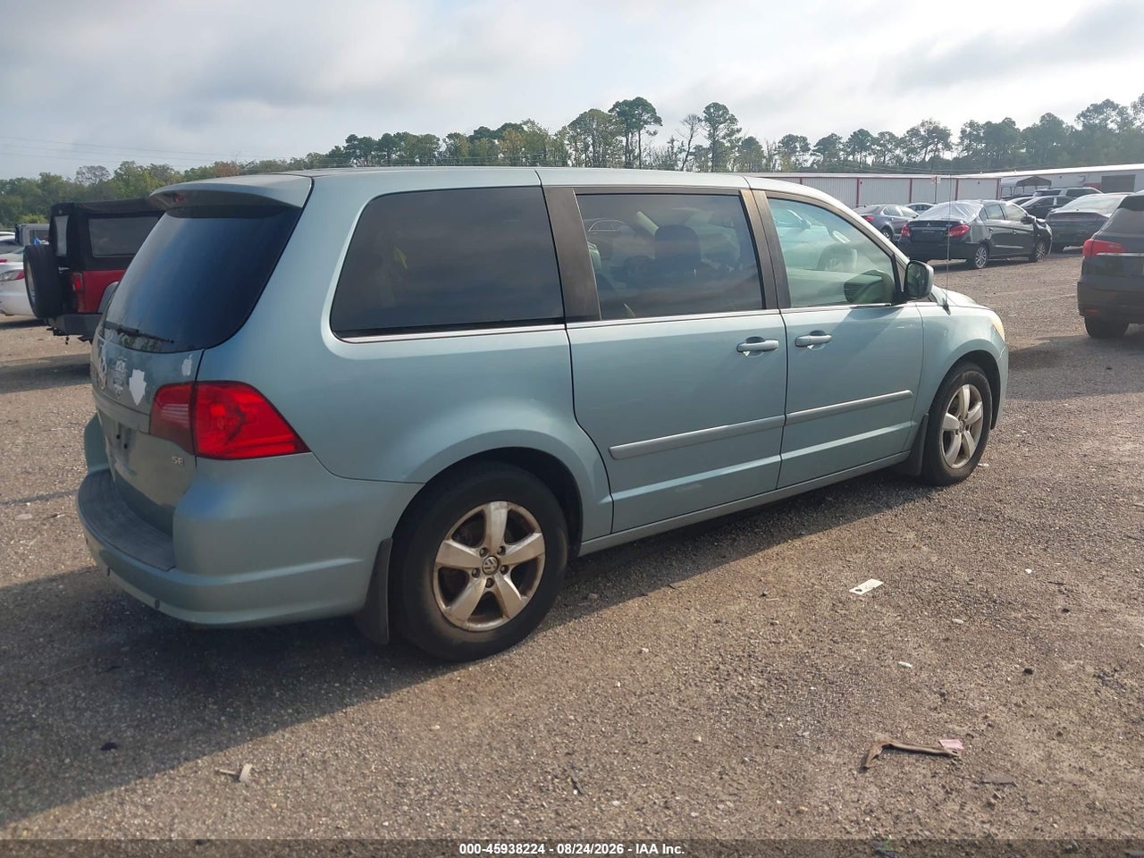 2010 VOLKSWAGEN ROUTAN SE · 4/11