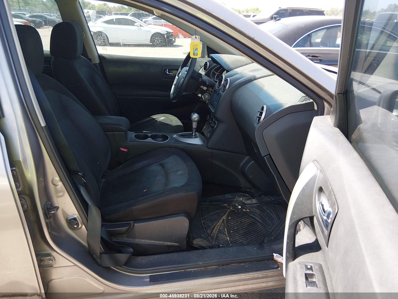 2012 NISSAN ROGUE S · 5/11