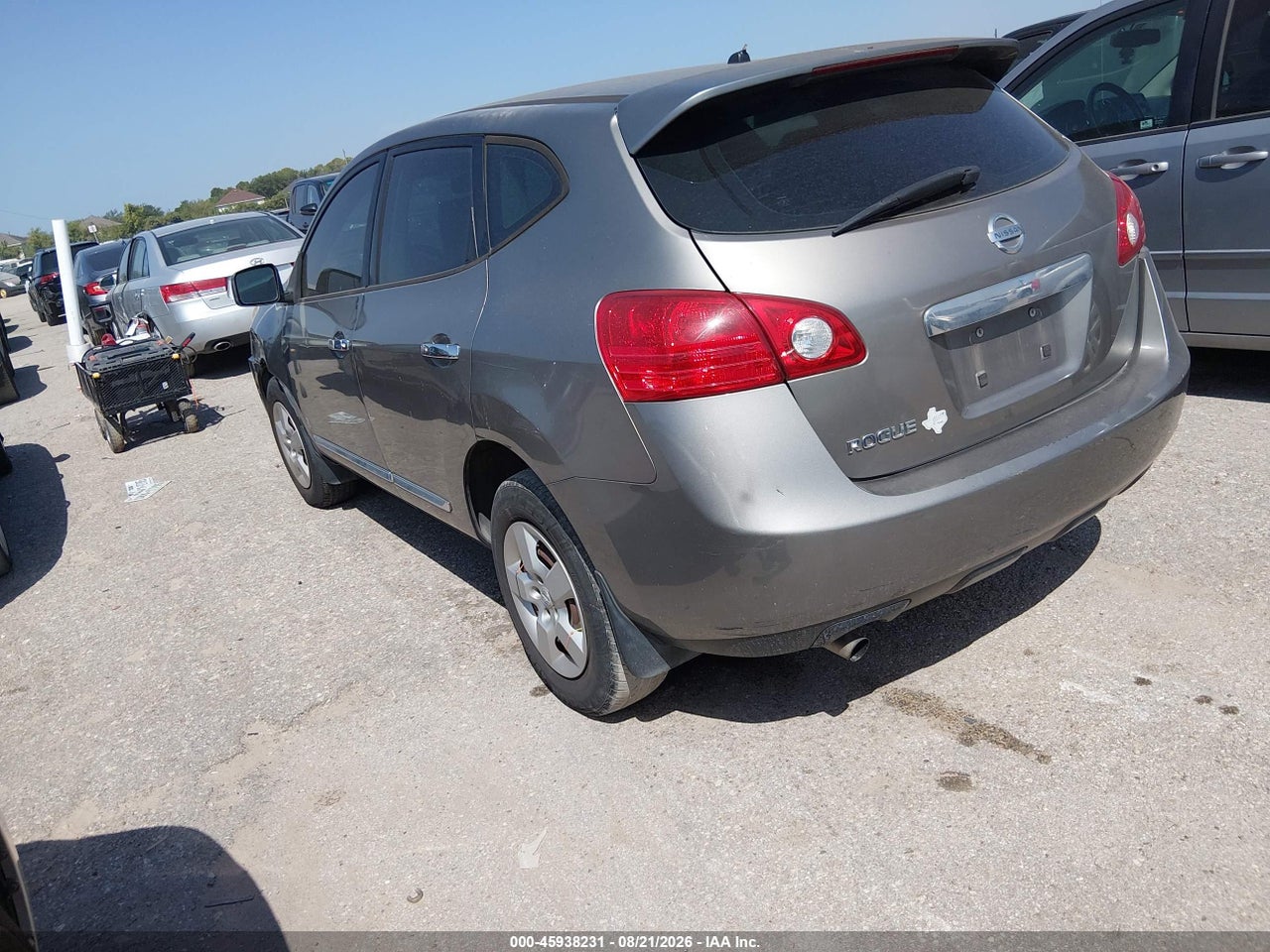 2012 NISSAN ROGUE S · 3/11