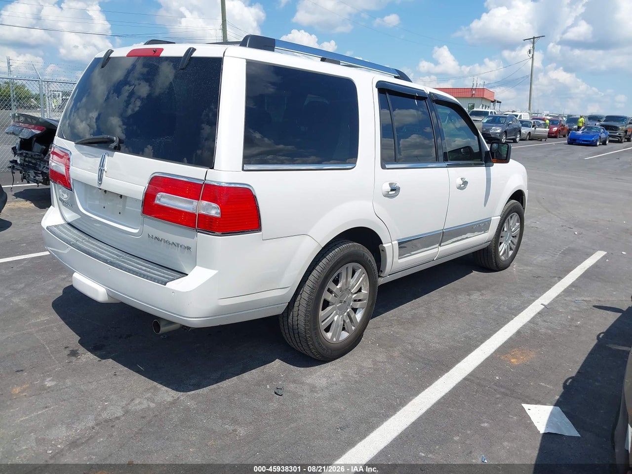 2011 LINCOLN NAVIGATOR · 4/11