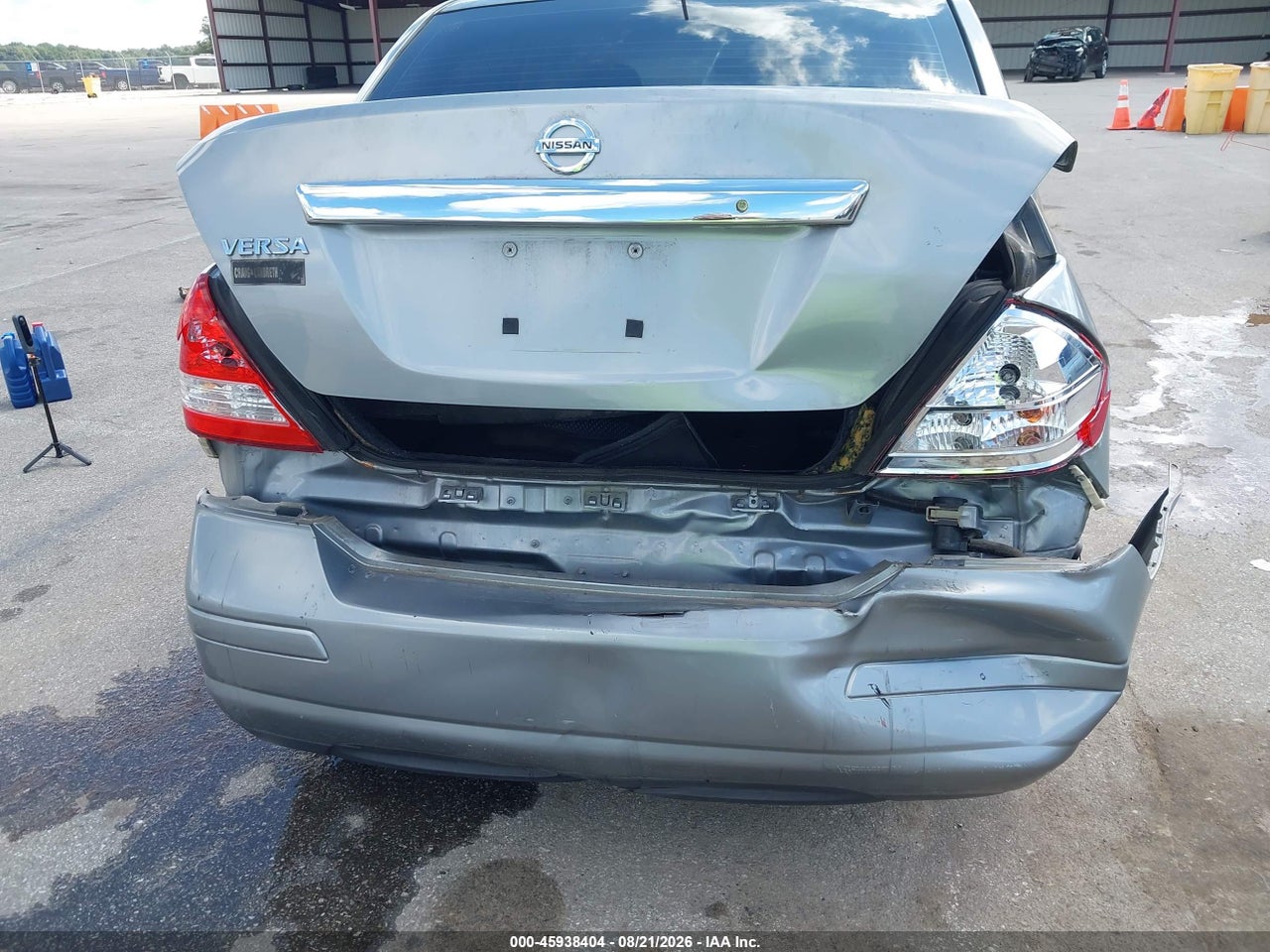 2009 NISSAN VERSA 1.8S · 6/11