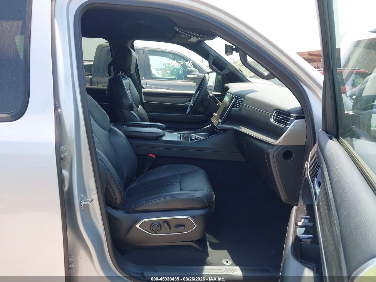 2024 JEEP WAGONEER L SERIES II 4X4 · 5/11
