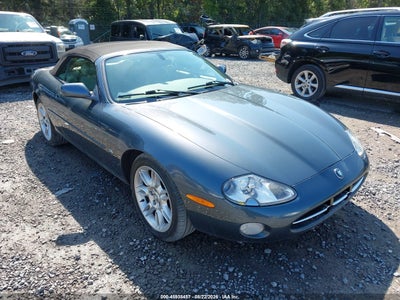 SAJDA42C71N****** · 2001 JAGUAR XK8