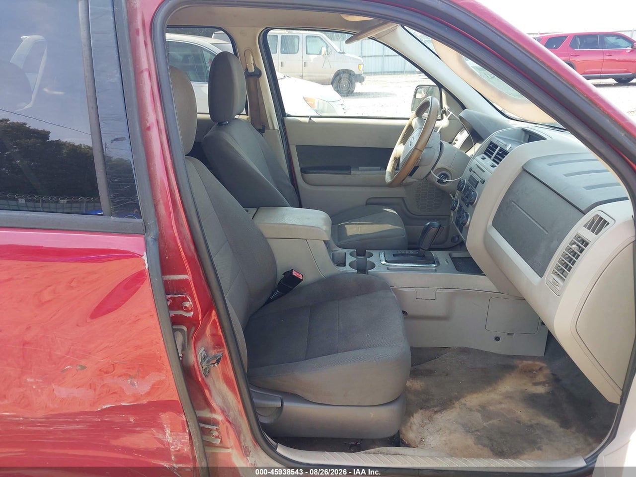 2010 FORD ESCAPE XLT · 5/11