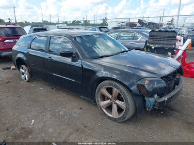 2005 DODGE MAGNUM SE